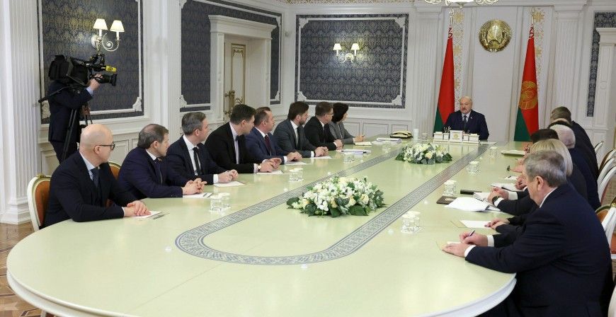 Путин призвал к повышению производительности труда - видео Новости с видео